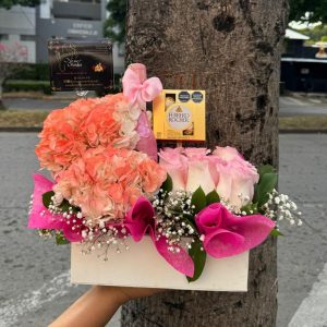 Combo Ternura rosas y hortensias
