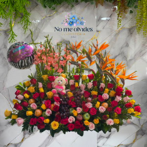 Arreglo jardinera con frutas en Cali