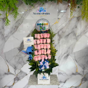 Arreglo Lineal en Rosas con peluche Stitch en Cali