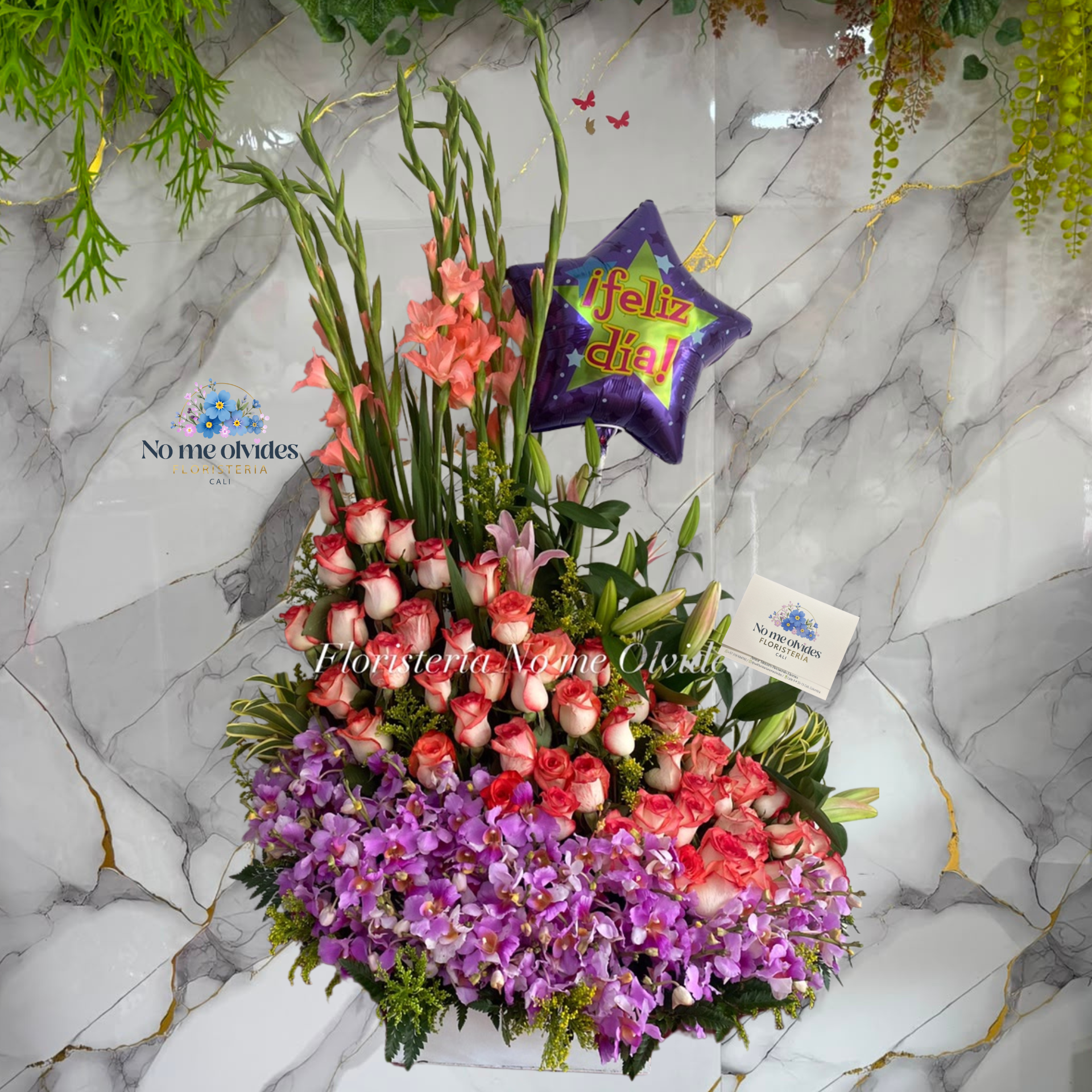 Arreglo Especial de Orquídeas y Rosas