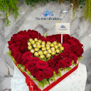 EXCLUSIVO CORAZON CON CHOCOLATES