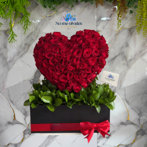 Detalle Romántico Premium: Corazón Gigante de Rosas en Cali